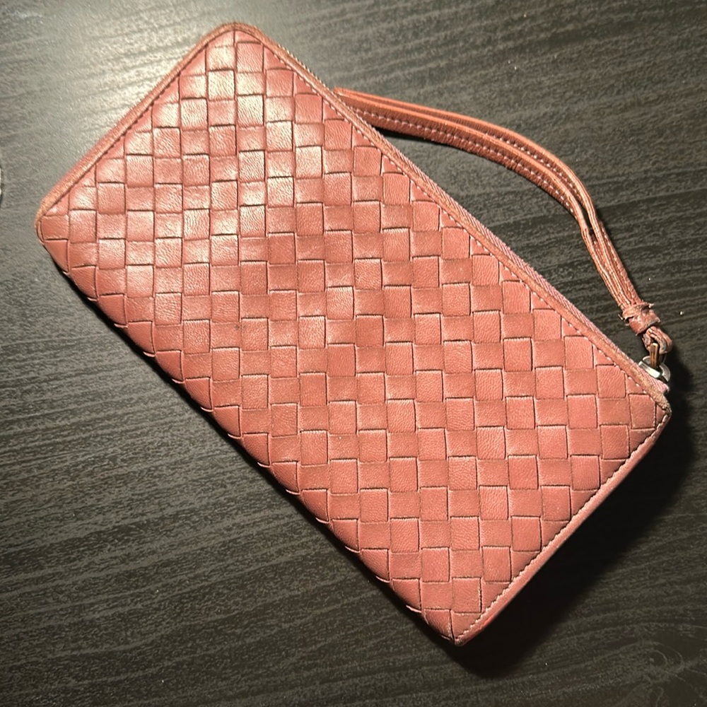 Bottega VenettA half zip long wallet.